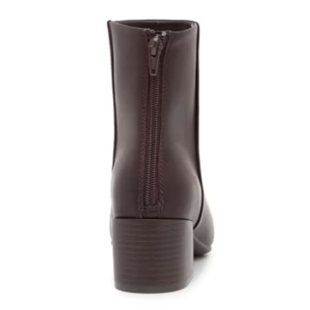 BareTraps Women's Brown Leather Block Heel Ankle Boots - Picture 2 of 5